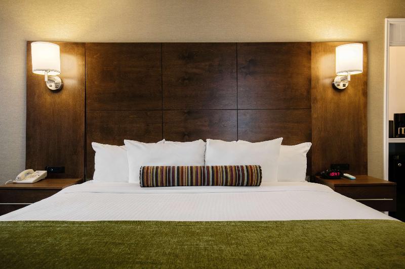 סוויטה, Best Western Ville Marie Hotel & Suites