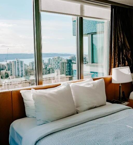 غرفة قياسية, Blue Horizon