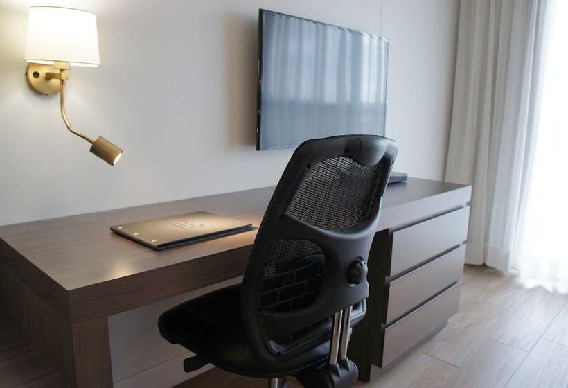 商务房间, Castel