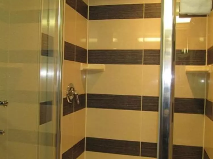 اتاق استاندارد, Comfort Suites Downtown