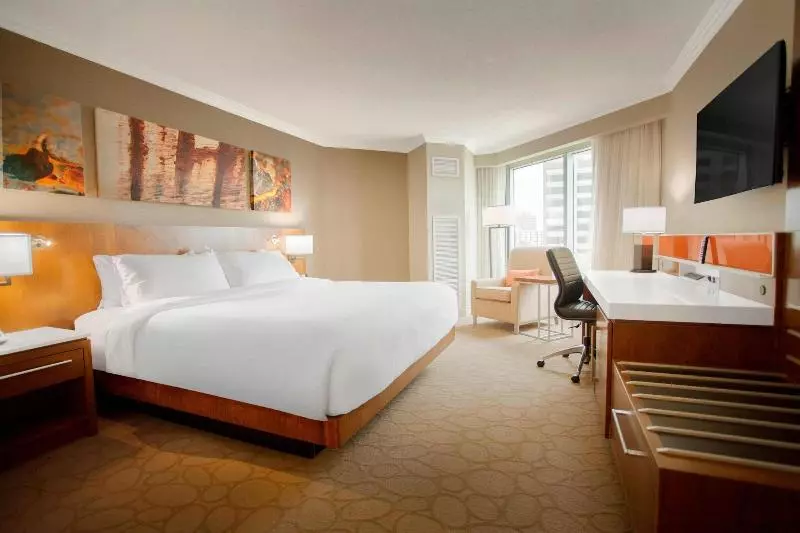 اتاق استاندارد با تخت بزرگ, Delta Hotels By Marriott London Armouries