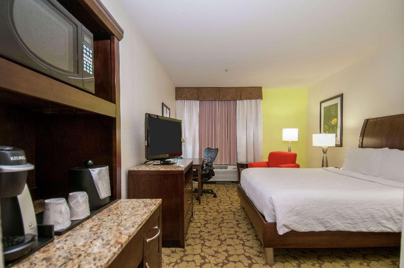 غرفة قياسية سرير كينج, Delta Hotels By Marriott London Armouries