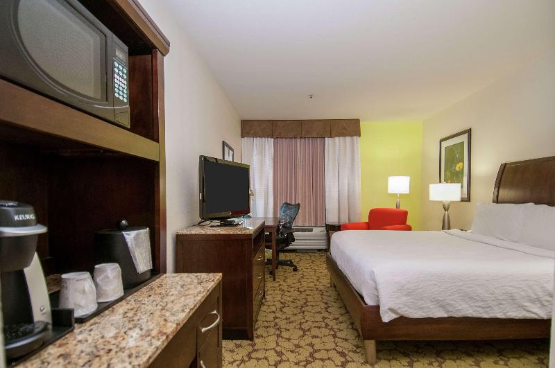 غرفة قياسية سرير كينج, Delta Hotels By Marriott London Armouries