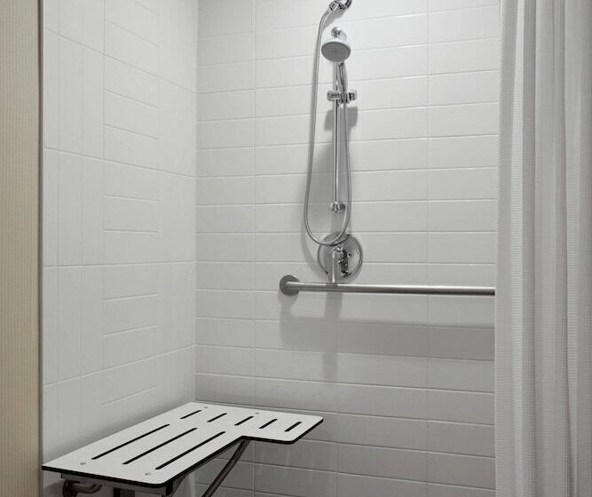 غرفه قياسيه سريرين مزدوجين, Delta Hotels By Marriott London Armouries