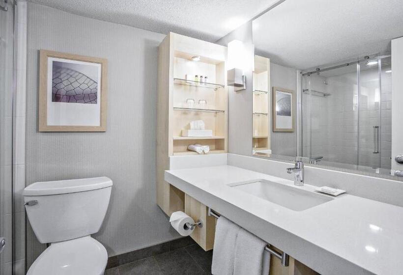 اتاق لوکس با تخت بزرگ, Delta Hotels By Marriott Quebec