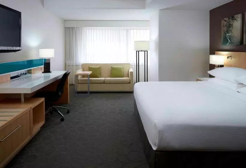 キングサイズベッドのデラックスルーム, Delta Hotels By Marriott Quebec