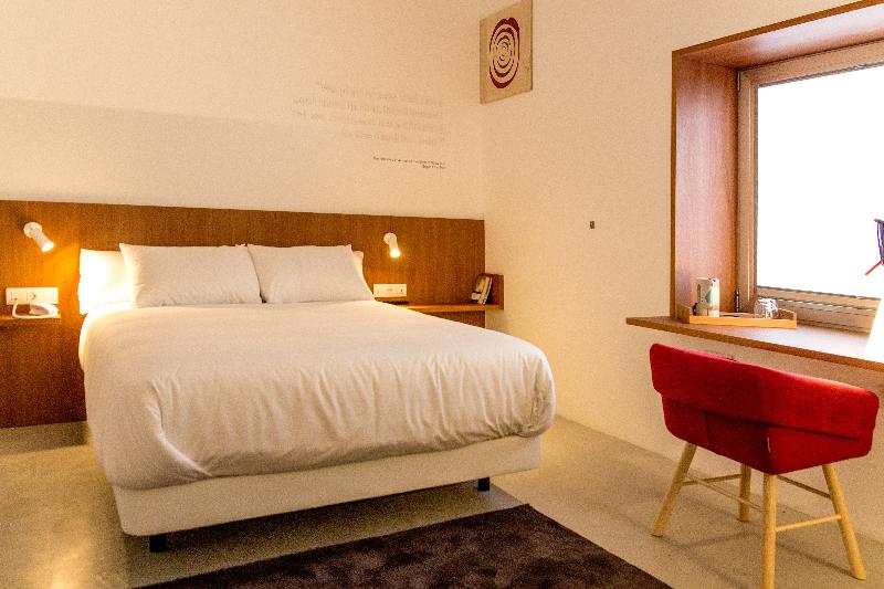 اتاق استاندارد با تخت بزرگ, Delta Hotels By Marriott Quebec