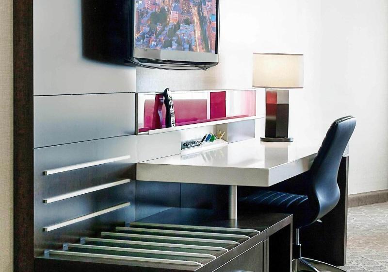 اتاق لوکس با تخت بزرگ, Delta Hotels By Marriott Quebec