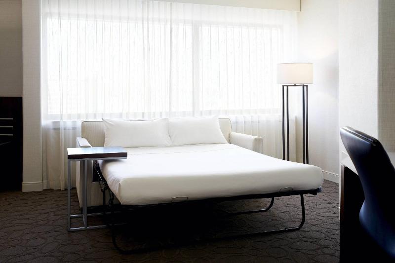 اتاق لوکس با تخت بزرگ, Delta Hotels By Marriott Quebec