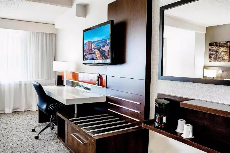 キングサイズベッドのデラックスルーム, Delta Hotels By Marriott Quebec