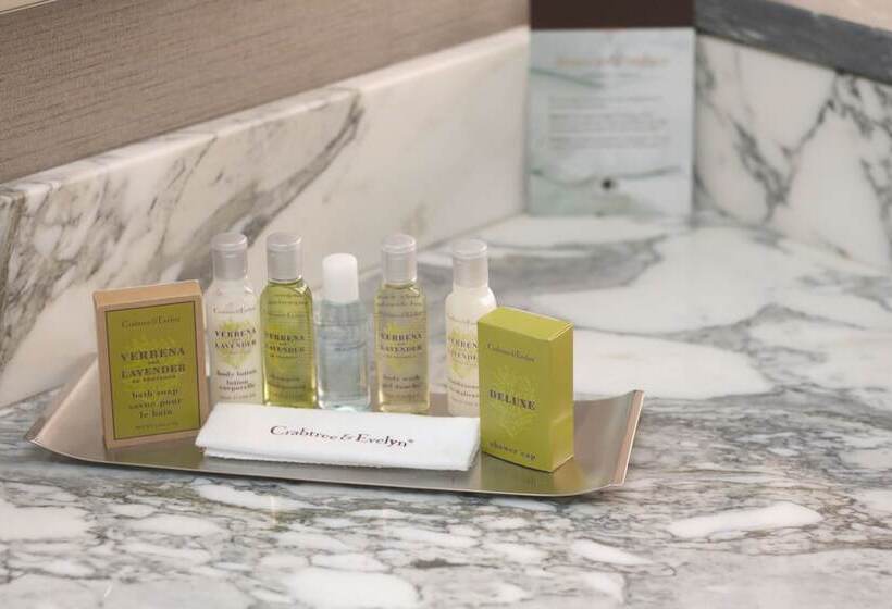 ２ダブルベッドのスタンダードルーム, Doubletree By Hilton Hotel & Suites Victoria