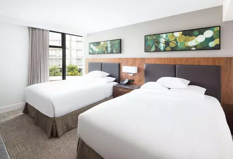 اتاق استاندارد با 2 تخت دوبل, Doubletree By Hilton Hotel & Suites Victoria