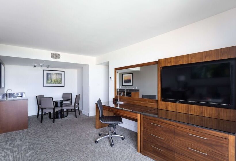 家庭套房, Doubletree By Hilton Hotel & Suites Victoria