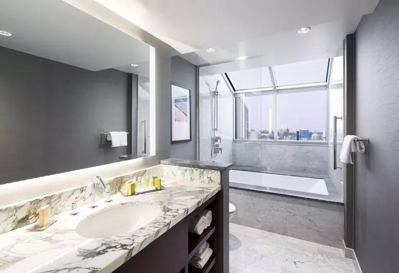 سوییت, Doubletree By Hilton Hotel & Suites Victoria