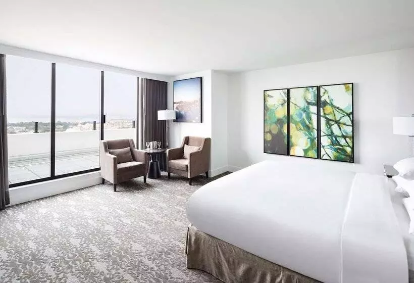 سوییت, Doubletree By Hilton Hotel & Suites Victoria