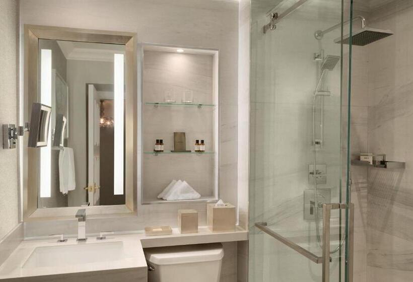 스탠다드 룸 킹사이즈 침대, Fairmont Empress