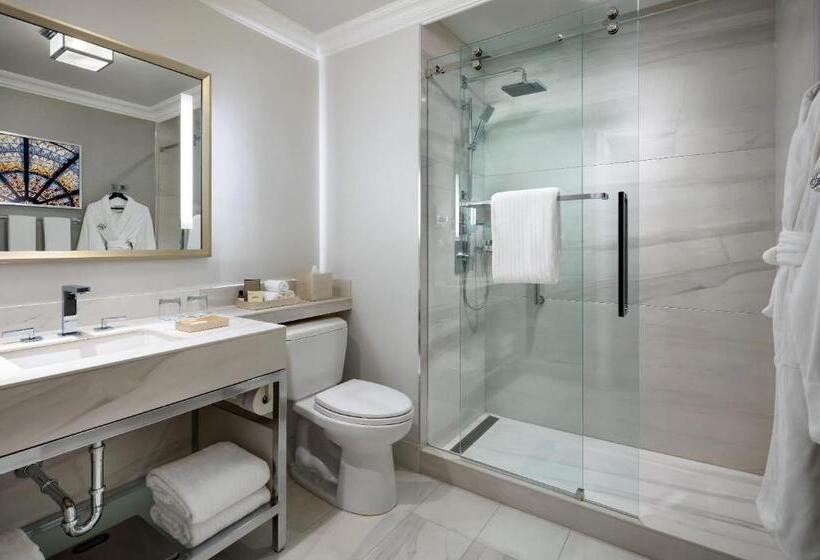 스탠다드 룸 킹사이즈 침대, Fairmont Empress