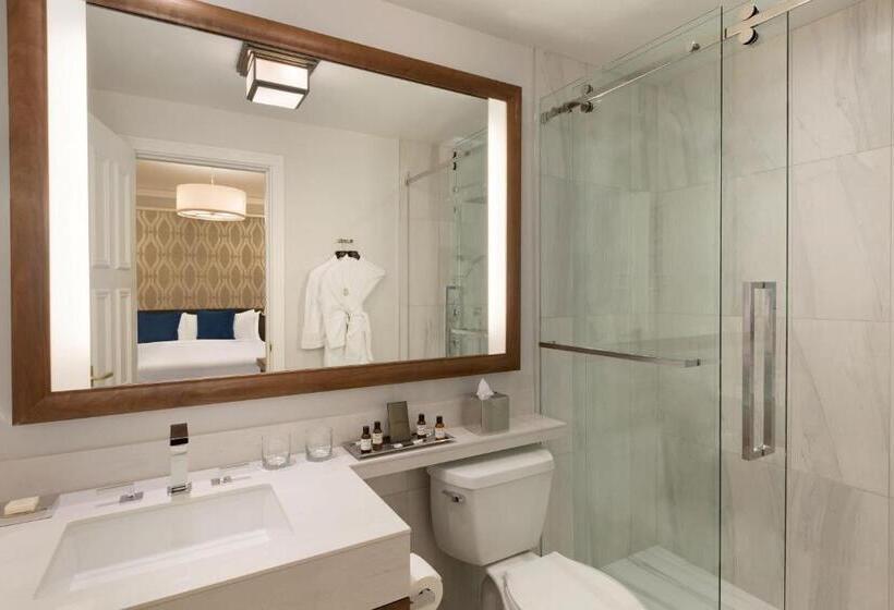 스위트 킹사이즈 침대, Fairmont Empress