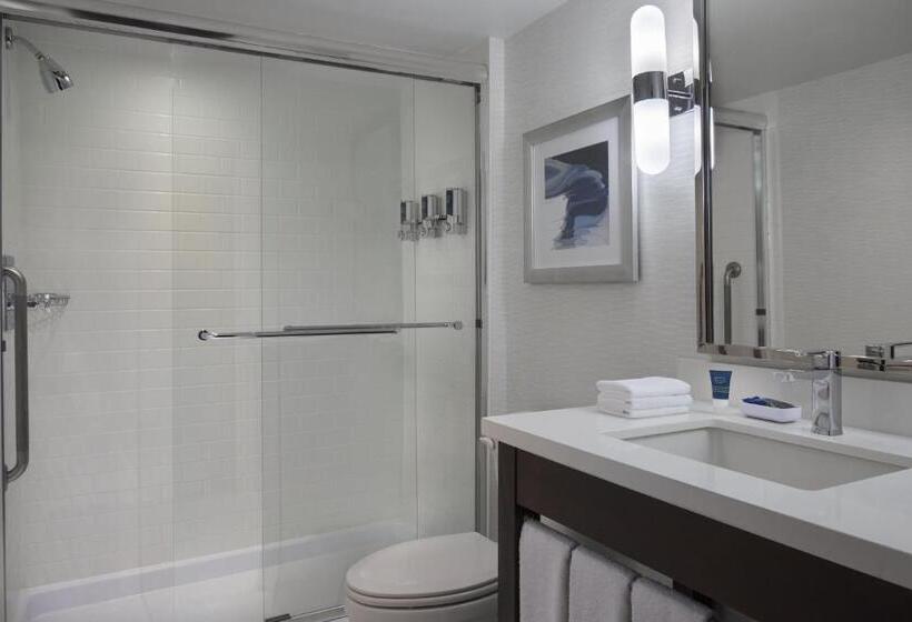 Классический Номер, Four Points By Sheraton Hotel & Conference Centre Gatineau Ottawa