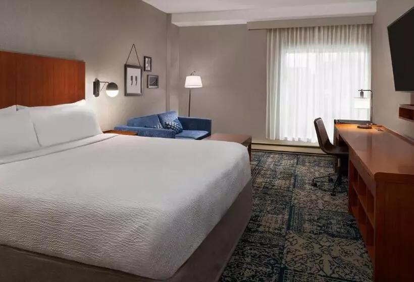 اتاق لوکس با تخت بزرگ, Four Points By Sheraton Hotel & Conference Centre Gatineau Ottawa