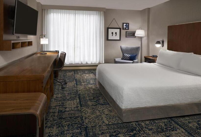 غرفة ديلوكس سرير كينج, Four Points By Sheraton Hotel & Conference Centre Gatineau Ottawa