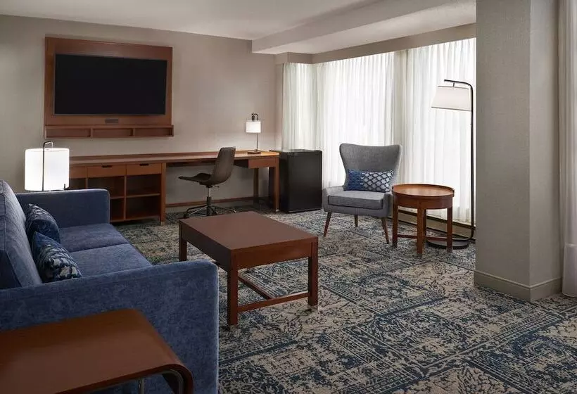 اتاق لوکس, Four Points By Sheraton Hotel & Conference Centre Gatineau Ottawa