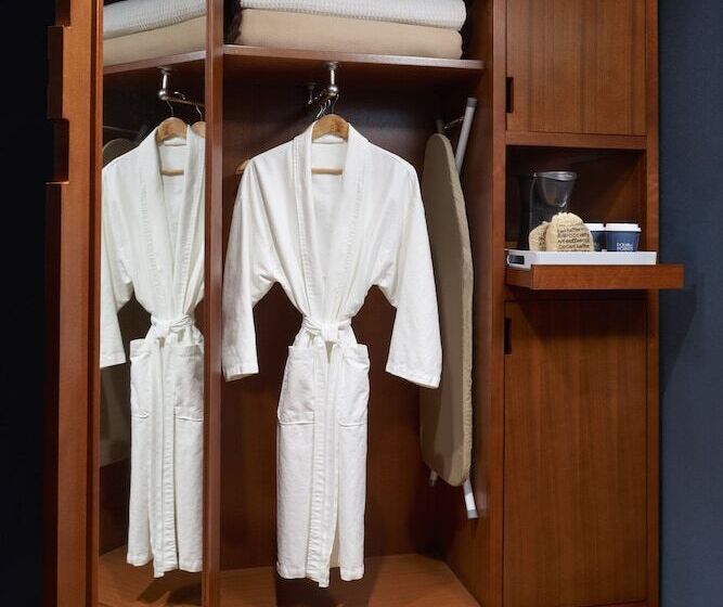 غرفة ديلوكس, Four Points By Sheraton Hotel & Conference Centre Gatineau Ottawa