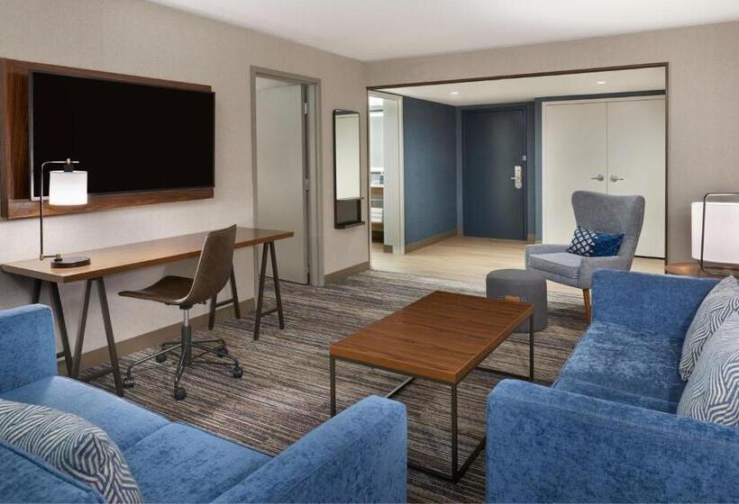 带大床的套房, Four Points By Sheraton Point Edward Sarnia
