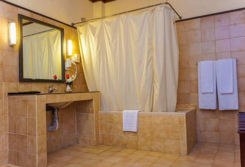 سوییت, Grand Oriental