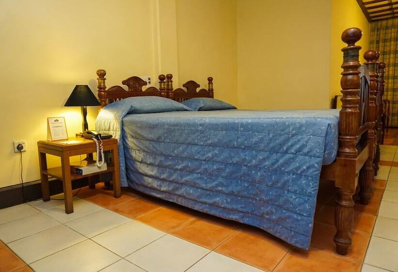 اتاق اکونومی, Grand Oriental