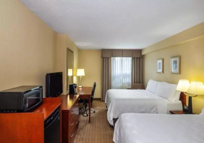 プレミアムルーム, Holiday Inn Laval Montreal, An Ihg