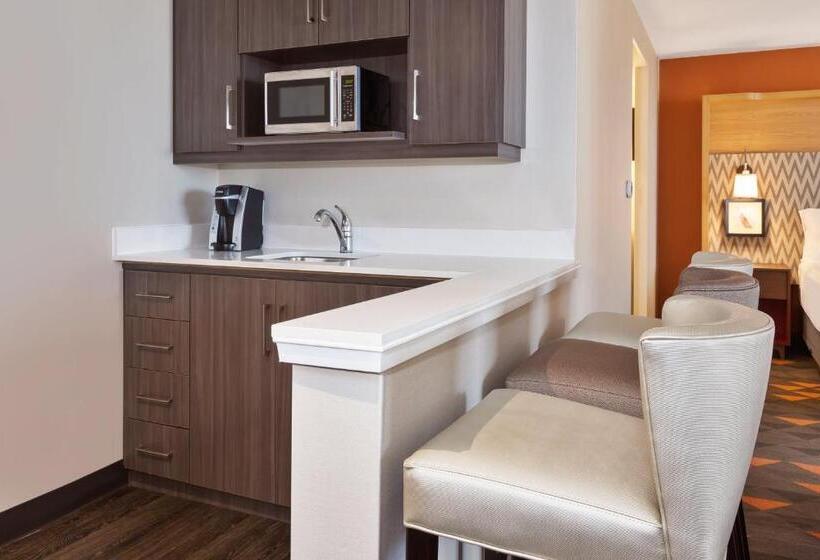 Люкс Кровать Кинг, Holiday Inn St Johns, An Ihg