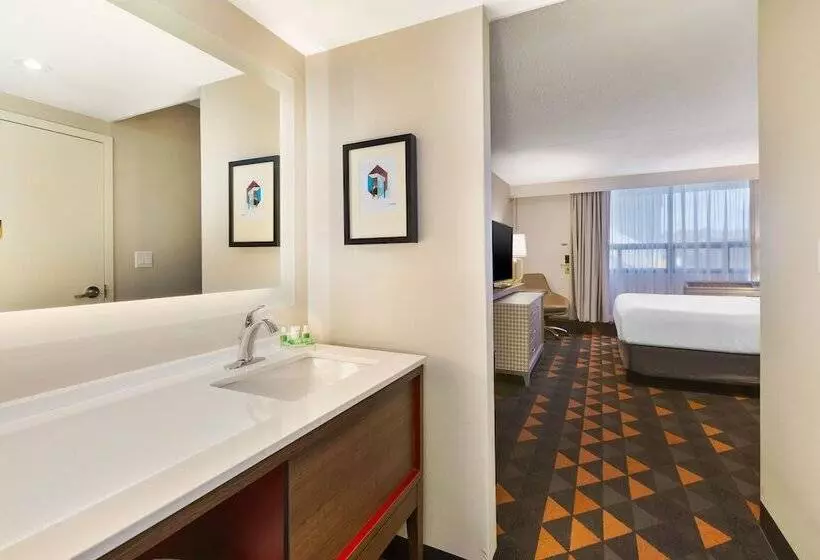 اتاق استاندارد, Holiday Inn St Johns, An Ihg