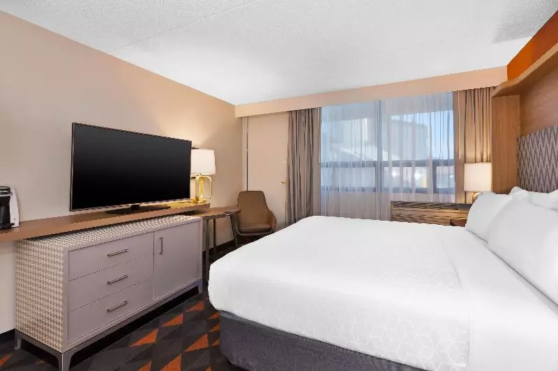 اتاق استاندارد با تخت بزرگ, Holiday Inn St Johns, An Ihg