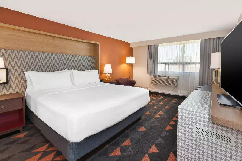 سوئیت با تخت بزرگ, Holiday Inn St Johns, An Ihg