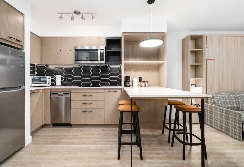 סוויטה דלוקס, Lake Louise Inn