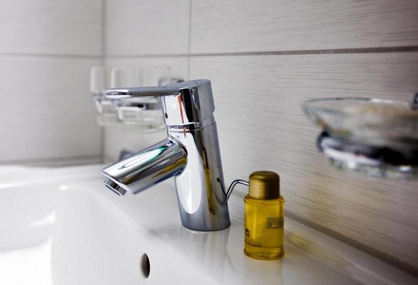 스탠다드 트리플 룸, Restaurant Goldener Schlussel