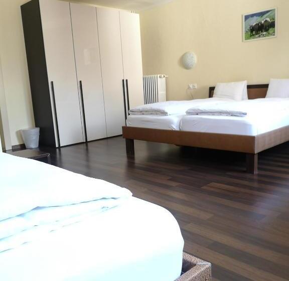 חדר סטנדרט לארבעה, Restaurant Goldener Schlussel