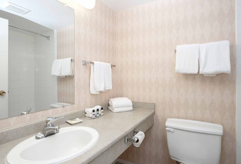 2ダブルベッドのスタンダードルーム, Sandman Hotel Penticton