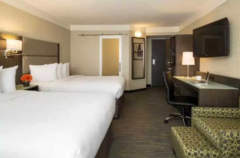اتاق استاندارد, Saskatoon Inn & Conference Centre