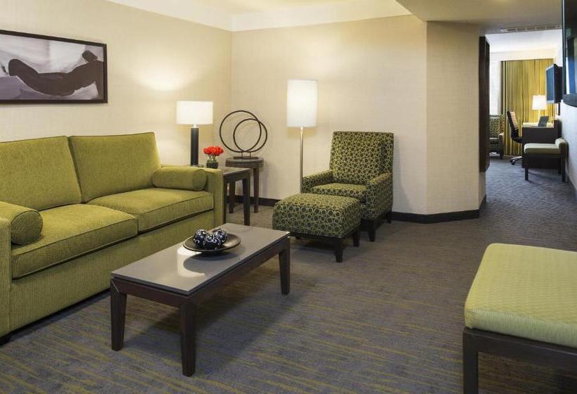 带阳台套房, Saskatoon Inn & Conference Centre