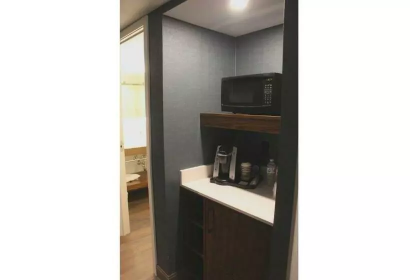 Deluxe-huone King-vuode, Four Points By Sheraton Point Edward Sarnia