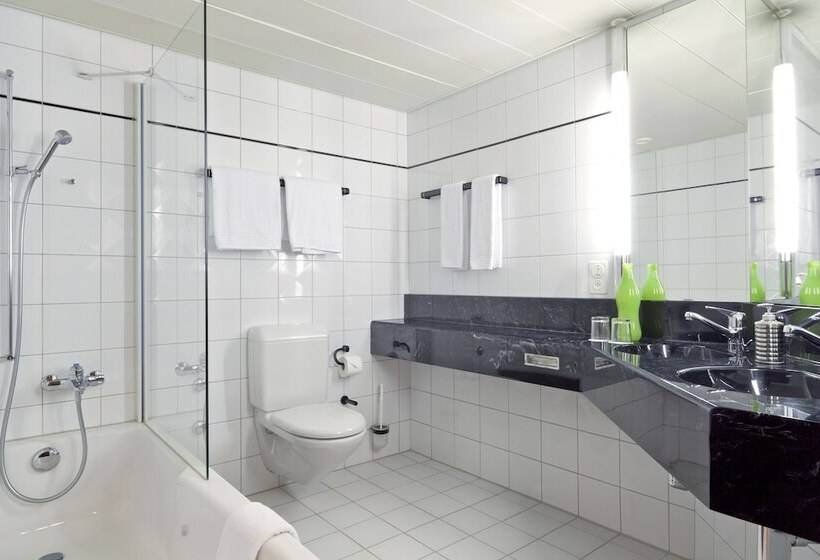 コンフォートルーム, Ramada By Wyndham Baden Hotel Du Parc