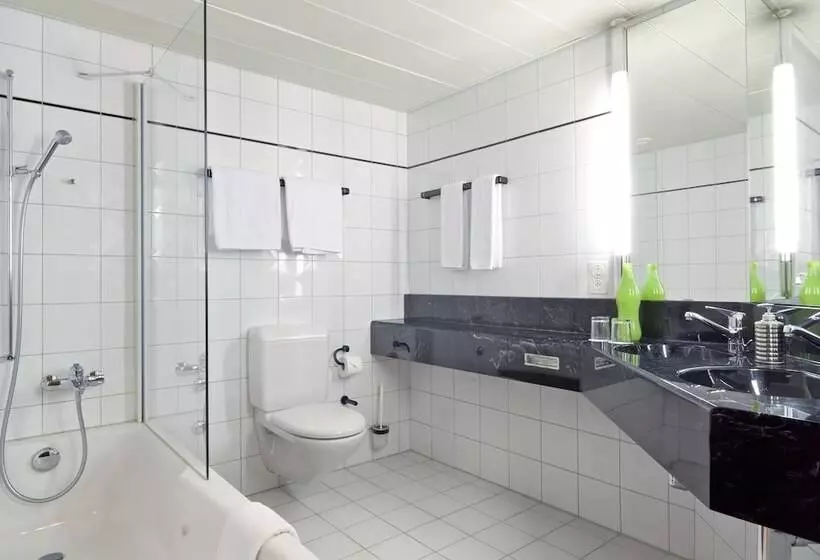 コンフォートルーム, Ramada By Wyndham Baden Hotel Du Parc
