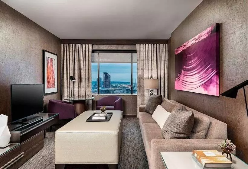 スイート, The Westin Harbour Castle, Toronto