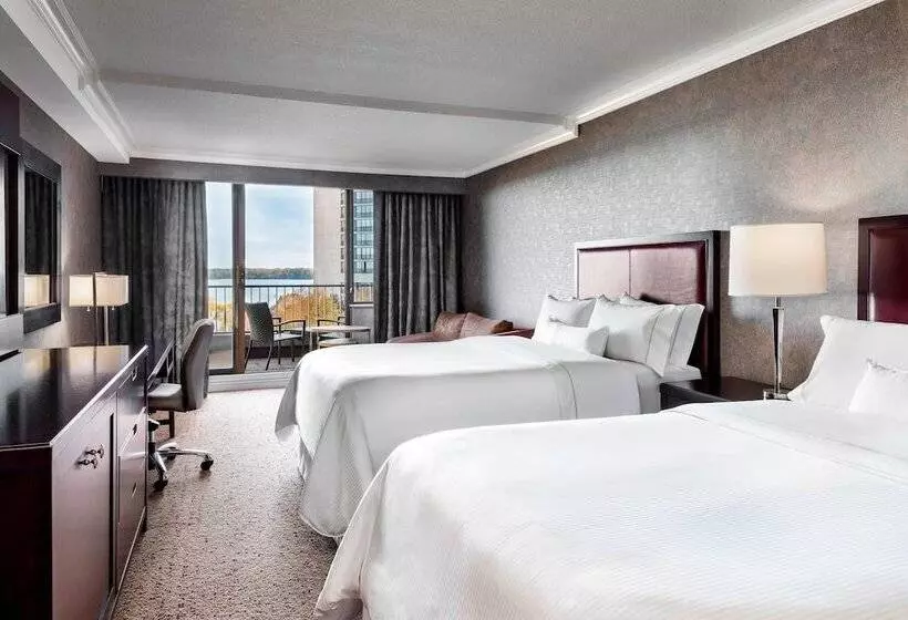 ２ダブルベッドのスタンダードルーム, The Westin Harbour Castle, Toronto