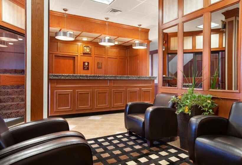 חדר סטנדרט עם מיטת קינג, Travelodge By Wyndham North Battleford