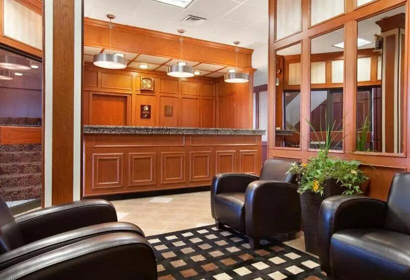 اتاق استاندارد با تخت بزرگ, Travelodge By Wyndham North Battleford