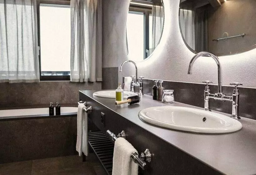 Juniorsviitti Parveke, Valsana Hotel Arosa Small Luxury