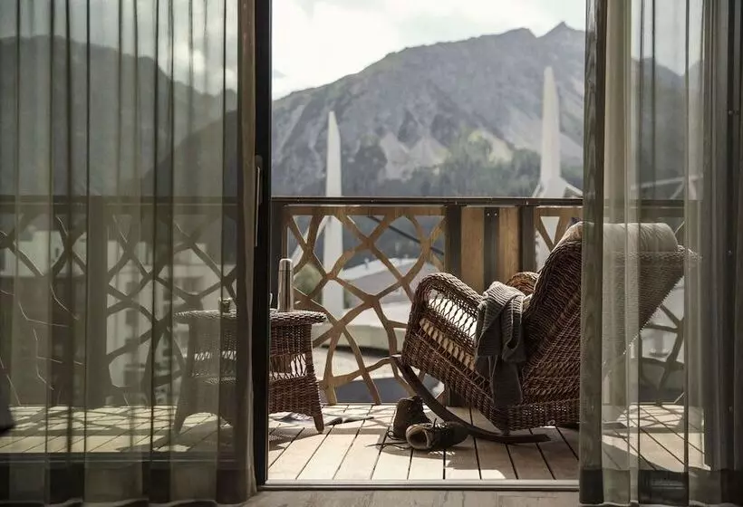 Juniorsviitti Parveke, Valsana Hotel Arosa Small Luxury